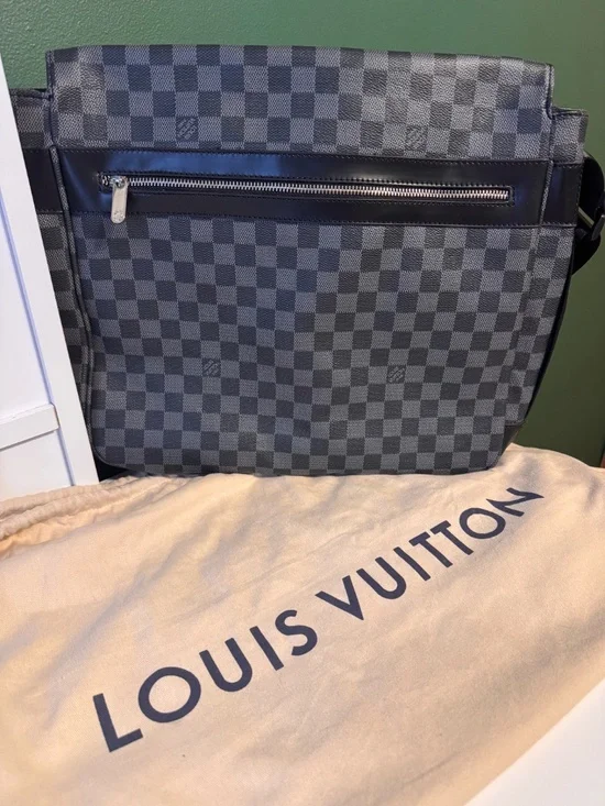 Louis Vuitton Damier Graphite Canvas District MM Bag - Picture 5 of 10
